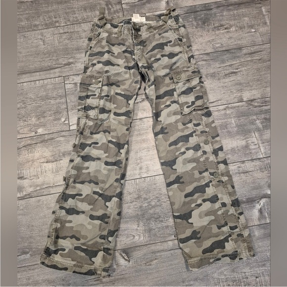 Y2K Cute Low Waist Boot Cut Cargo Camo Streetwear Pants - Picture 2 of 9